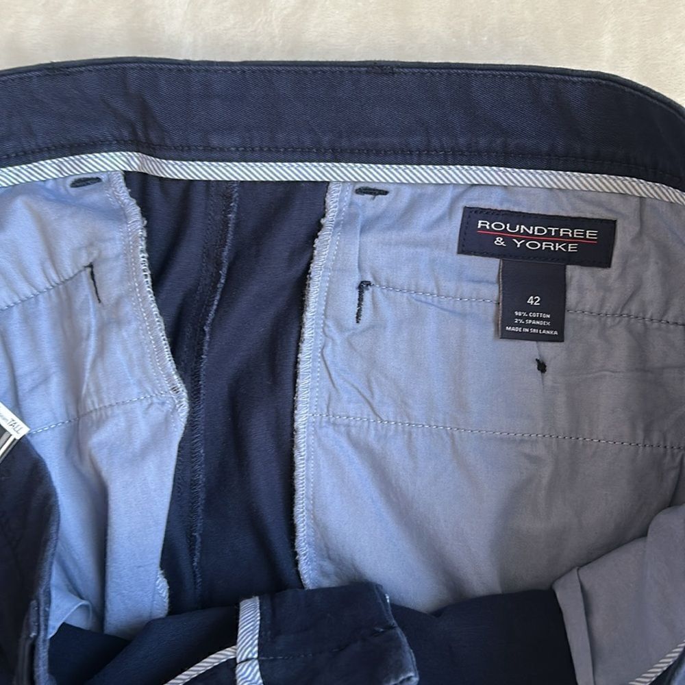 Roundtree & York Navy Flat Front Shorts Tall, size 42, NWT - Picture 5 of 7